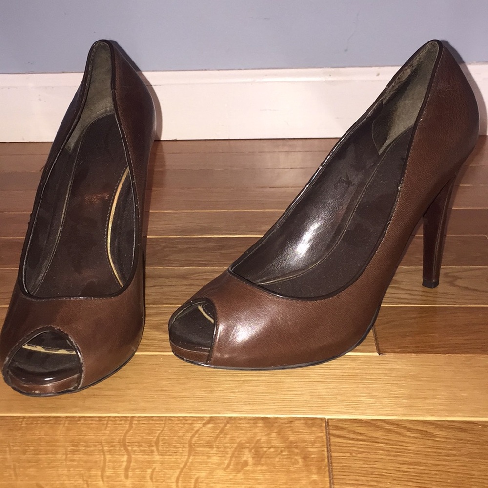 Peep toes